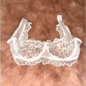 White Lace Strapless Bra